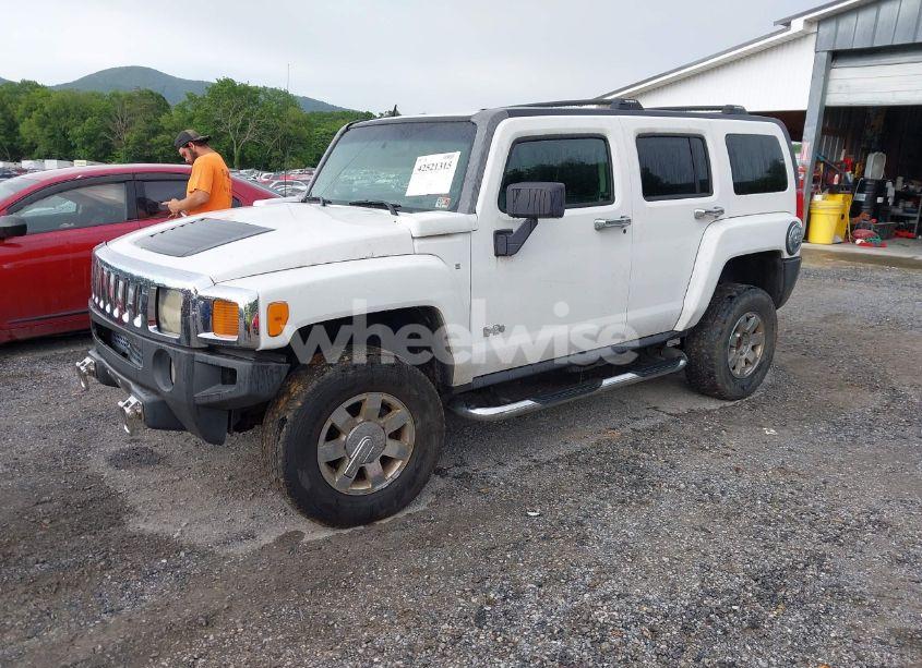 Photo 2 of 2007 Hummer H3 SUV (VIN 5GTDN13E178211342)
