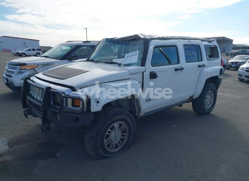 Photo 2 of 2007 Hummer H3 SUV (VIN 5GTDN13E678197857)