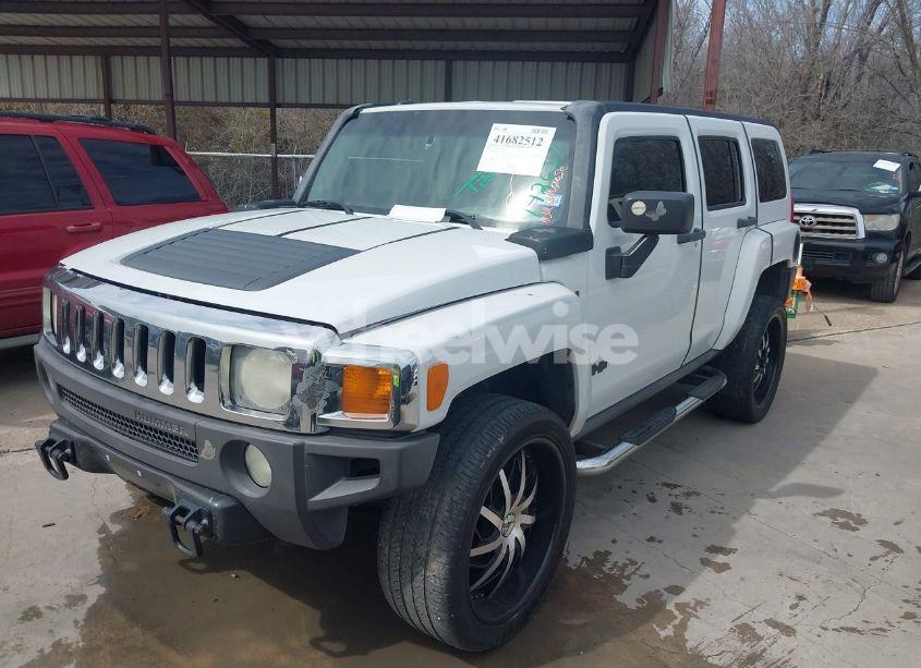 Photo 2 of 2007 Hummer H3 SUV (VIN 5GTDN13E978142657)
