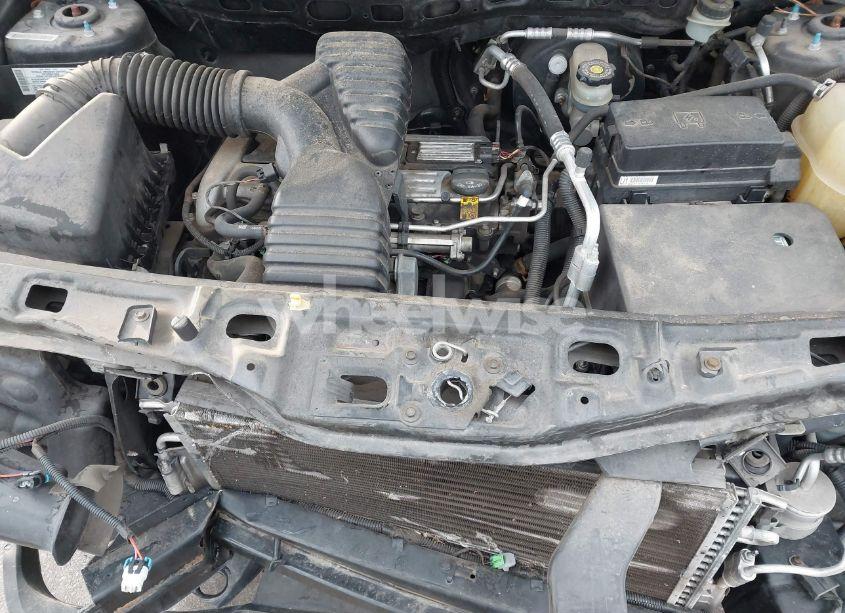 Photo 10 of 2005 Saturn Vue 4 CYL (VIN 5GZCZ23D05S860293)