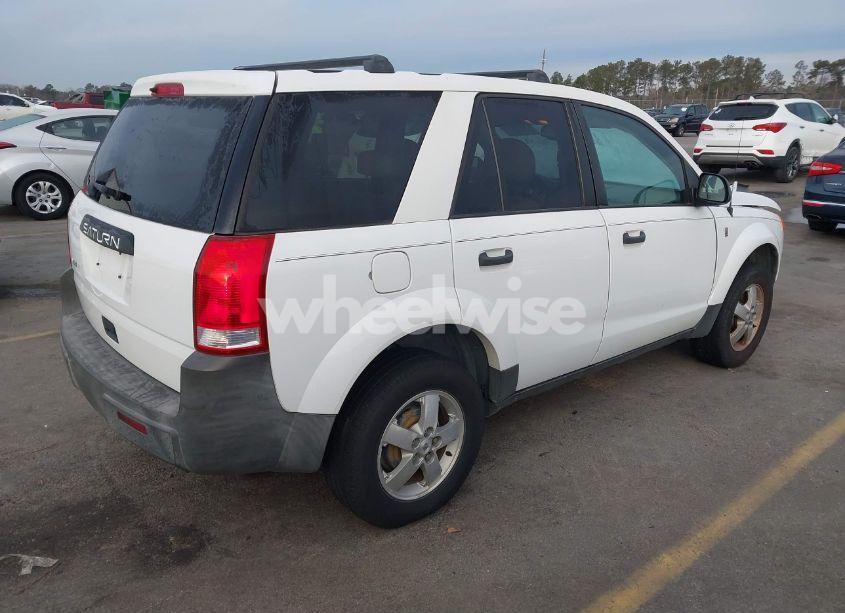 Photo 4 of 2005 Saturn Vue 4 CYL (VIN 5GZCZ23D05S860293)