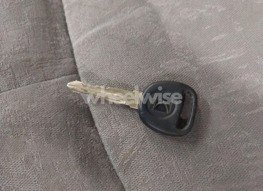 Photo 11 of 2003 Saturn Vue 4 CYL (VIN 5GZCZ23D13S915248)