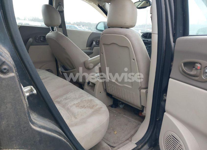 Photo 8 of 2003 Saturn Vue 4 CYL (VIN 5GZCZ23D33S853139)