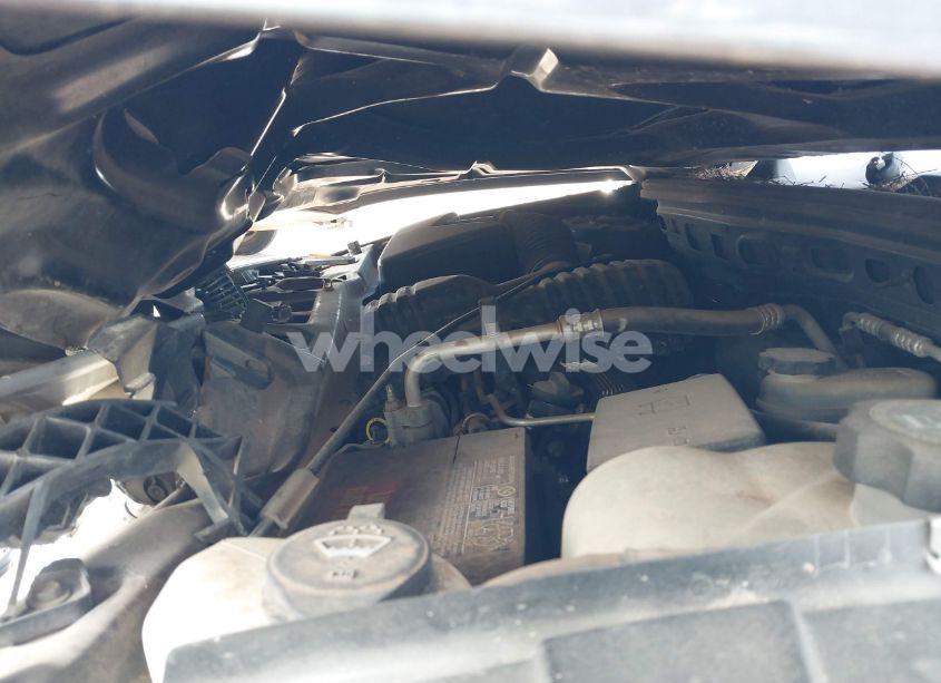 Photo 10 of 2005 Saturn Vue 4 CYL (VIN 5GZCZ23D35S828082)