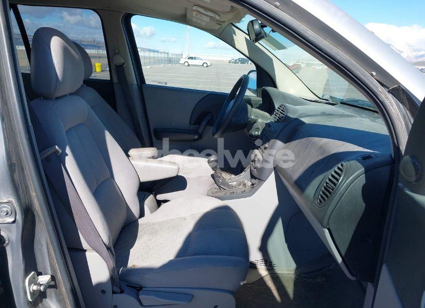 Photo 5 of 2005 Saturn Vue 4 CYL (VIN 5GZCZ23D45S849152)