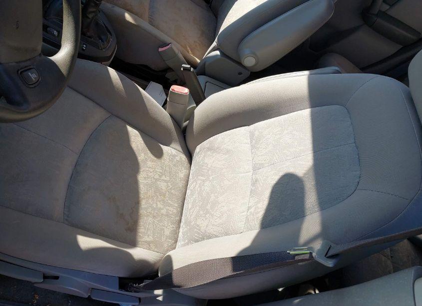 Photo 16 of 2003 Saturn Vue 4 CYL (VIN 5GZCZ23DX3S827248)