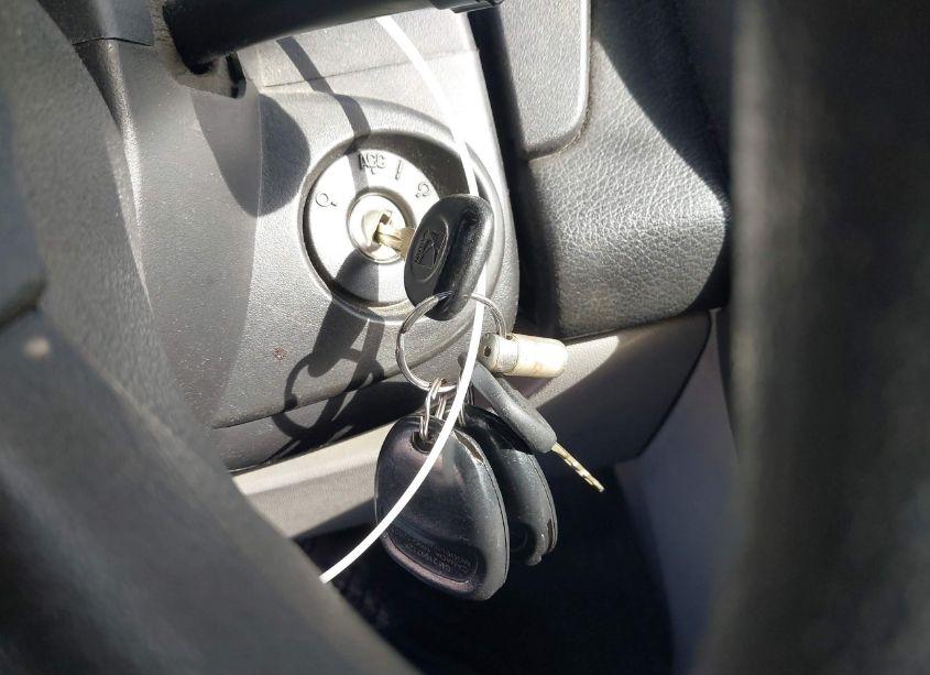 Photo 11 of 2005 Saturn Vue 4 CYL (VIN 5GZCZ23DX5S845252)