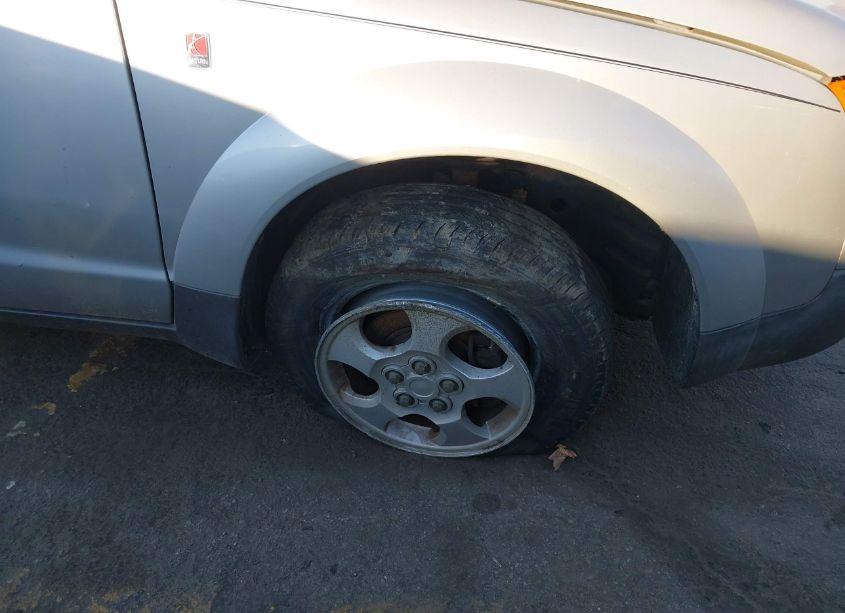 Photo 6 of 2003 Saturn Vue 4 CYL (VIN 5GZCZ33D13S837804)