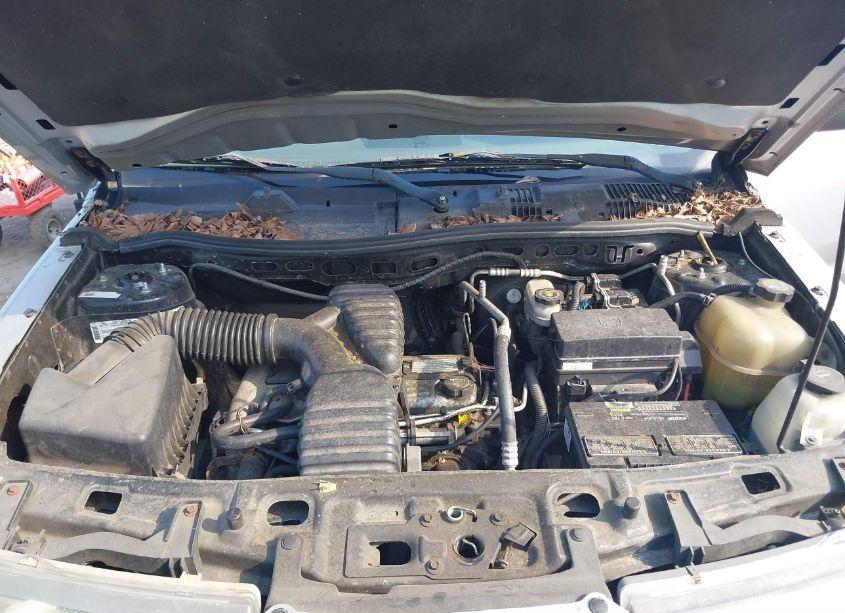 Photo 10 of 2003 Saturn Vue 4 CYL (VIN 5GZCZ33D43S904671)