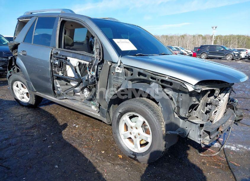 2007 Saturn Vue 4 CYL (VIN 5GZCZ33D77S817031) main photo