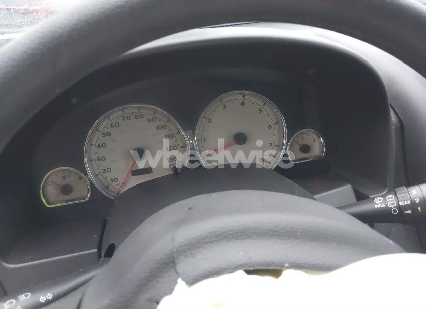 Photo 15 of 2005 Saturn Vue 4 CYL (VIN 5GZCZ33D95S830599)