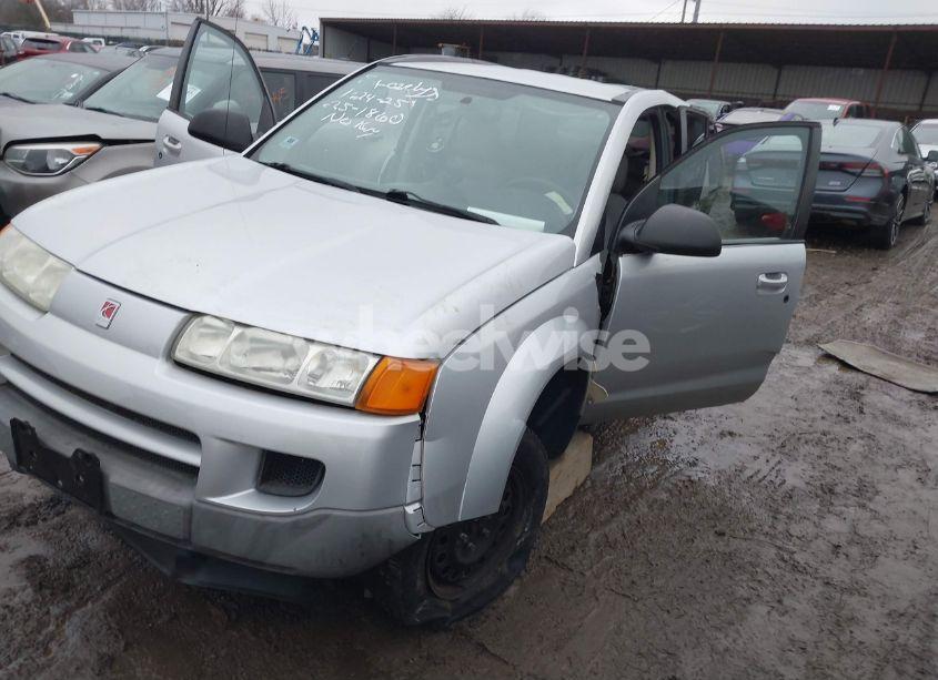 Photo 2 of 2005 Saturn Vue 4 CYL (VIN 5GZCZ33D95S830599)
