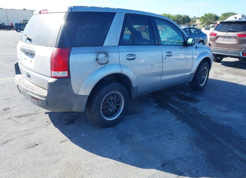 Photo 4 of 2005 Saturn Vue 4 CYL (VIN 5GZCZ33D95S832773)