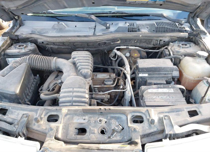 Photo 10 of 2005 Saturn Vue 4 CYL (VIN 5GZCZ33D95S858001)