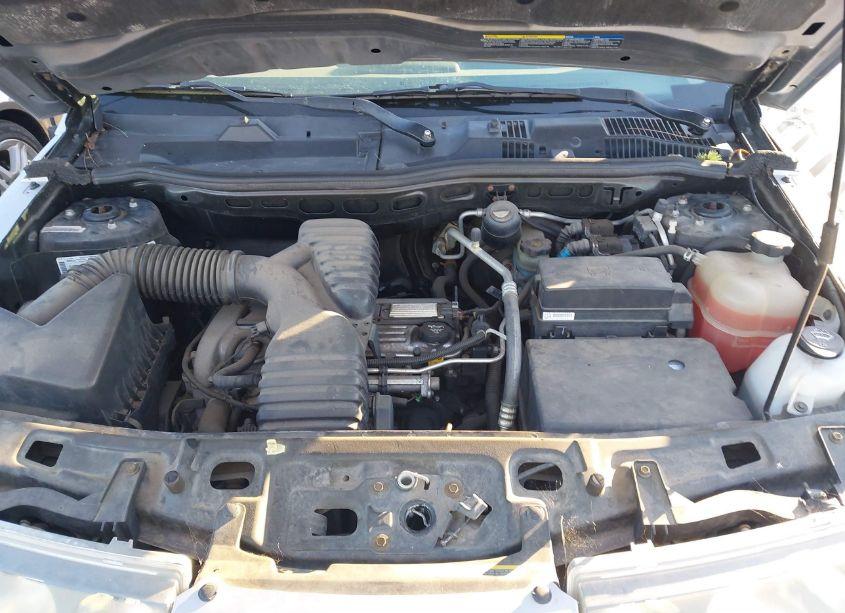 Photo 10 of 2003 Saturn Vue 4 CYL (VIN 5GZCZ43D03S806906)