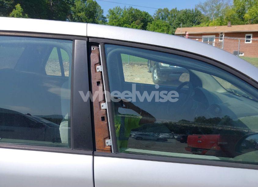 Photo 14 of 2003 Saturn Vue V6 (VIN 5GZCZ53B33S870278)