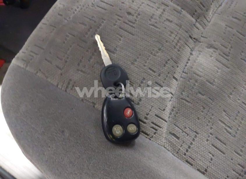 Photo 11 of 2003 Saturn Vue V6 (VIN 5GZCZ53B43S904972)