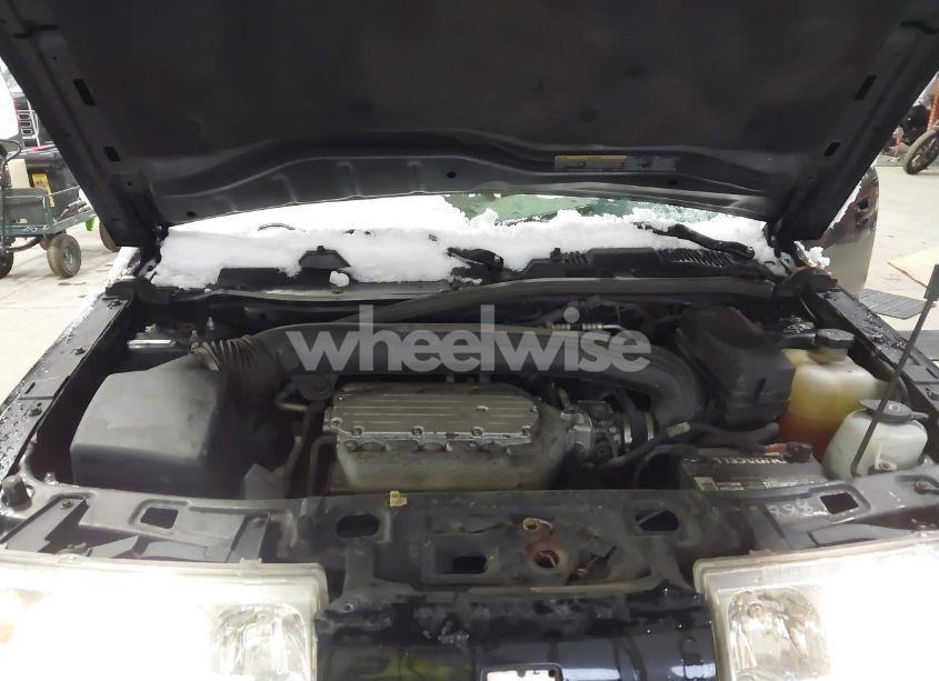 Photo 10 of 2005 Saturn Vue V6 (VIN 5GZCZ634X5S812114)