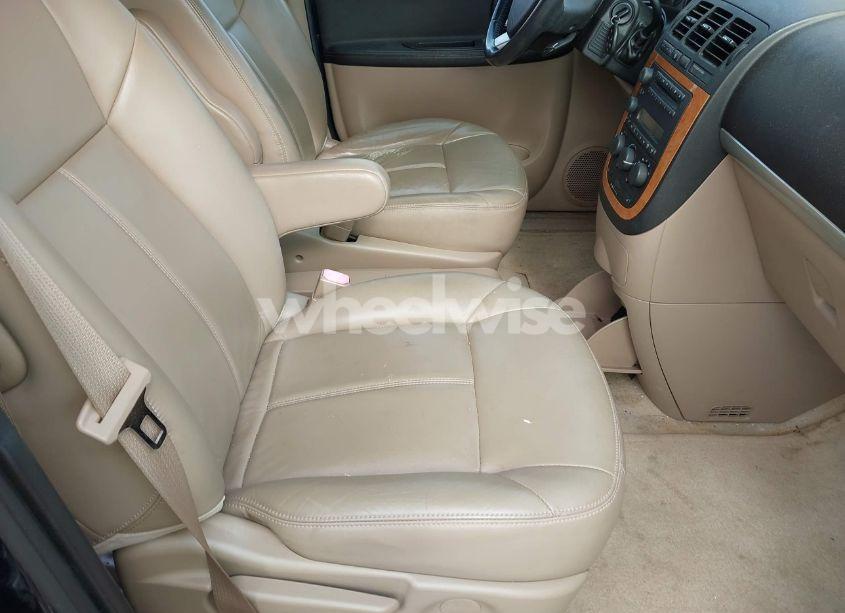 Photo 5 of 2005 Saturn Relay FWD (VIN 5GZDV23L05D230110)