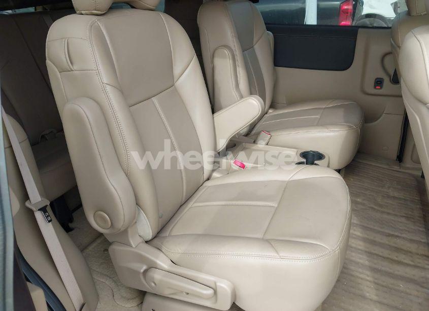 Photo 8 of 2005 Saturn Relay FWD (VIN 5GZDV23L05D230110)