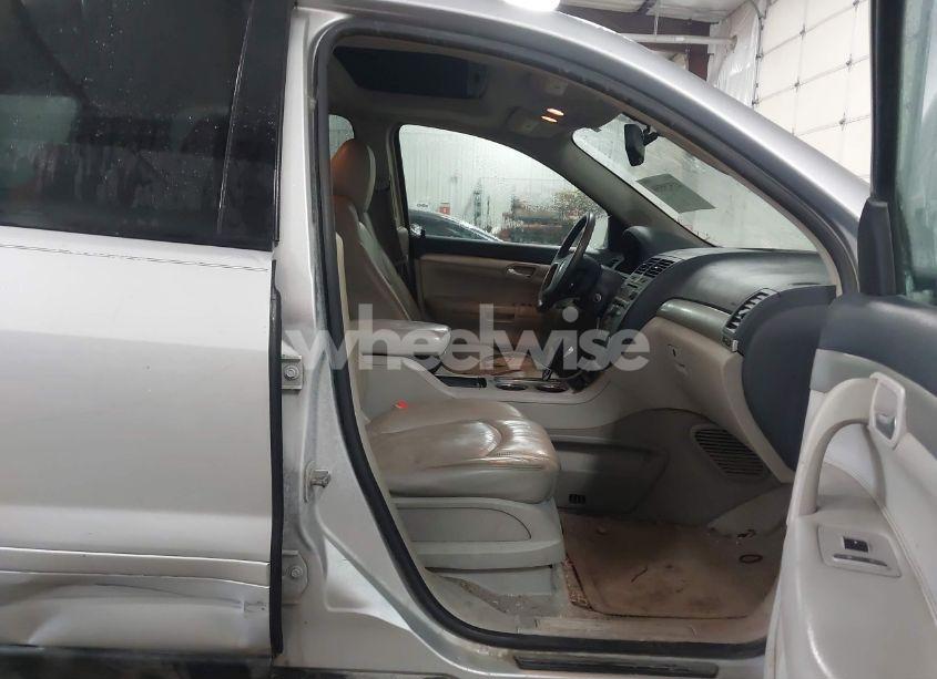 Photo 5 of 2009 Saturn Outlook XE (VIN 5GZER13D19J147949)