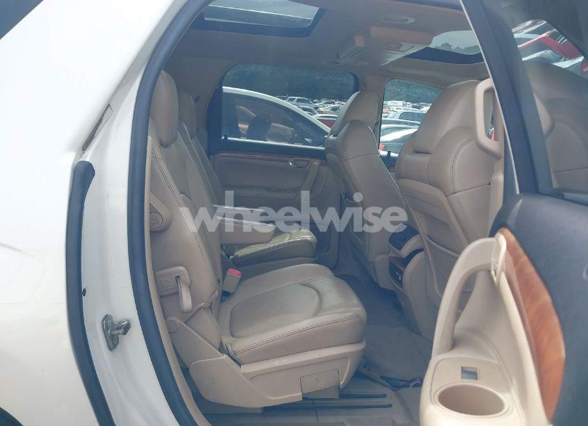 Photo 8 of 2008 Saturn Outlook XR (VIN 5GZER33728J273970)