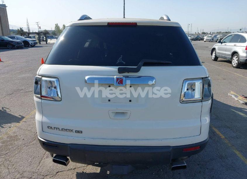 Photo 15 of 2008 Saturn Outlook XR (VIN 5GZER33788J183142)