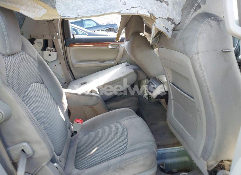 Photo 8 of 2008 Saturn Outlook XR (VIN 5GZER33788J183142)