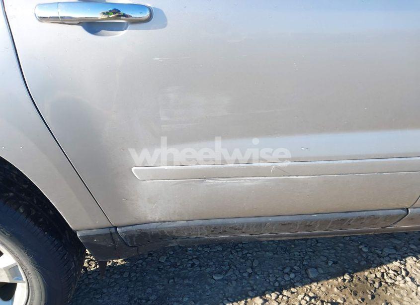 Photo 6 of 2007 Saturn Outlook XR (VIN 5GZEV23767J131366)