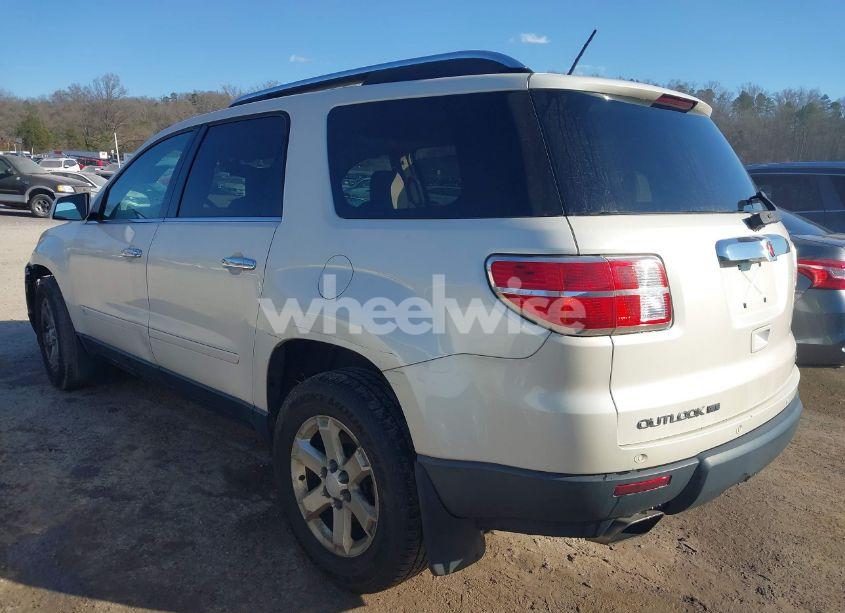Photo 3 of 2008 Saturn Outlook XR (VIN 5GZEV23768J253162)