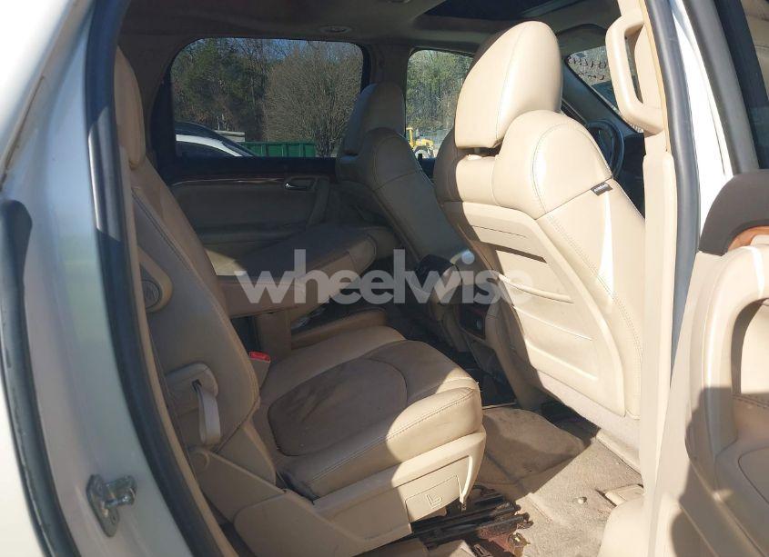 Photo 8 of 2008 Saturn Outlook XR (VIN 5GZEV23768J253162)