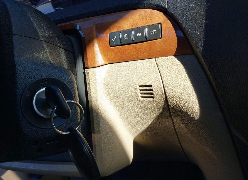 Photo 11 of 2010 Saturn Outlook XR-L (VIN 5GZLRVED3AJ204121)