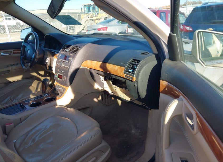 Photo 5 of 2010 Saturn Outlook XR-L (VIN 5GZLRVED3AJ204121)