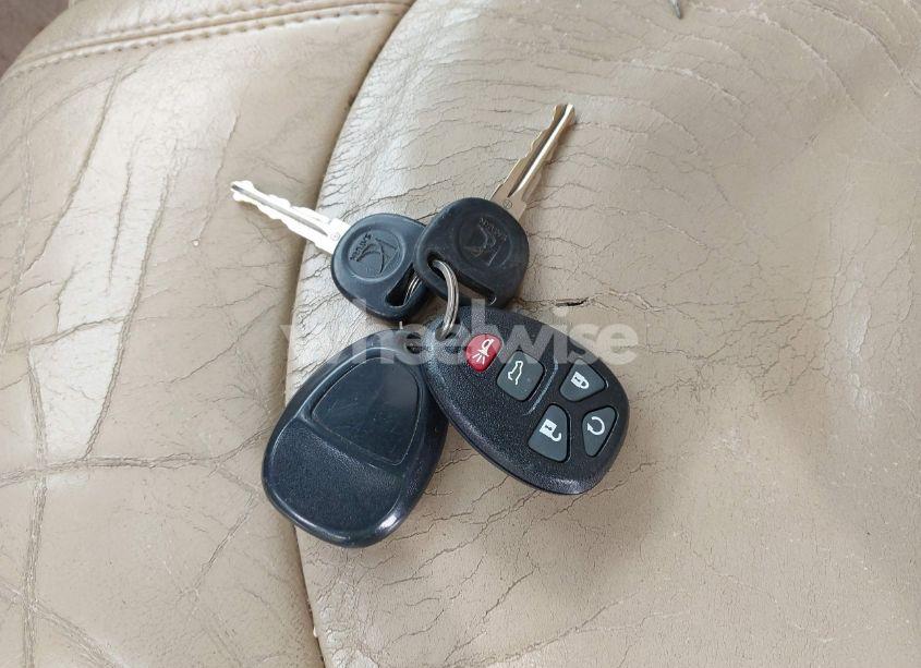 Photo 11 of 2010 Saturn Outlook XR-L (VIN 5GZLRVED4AJ131633)