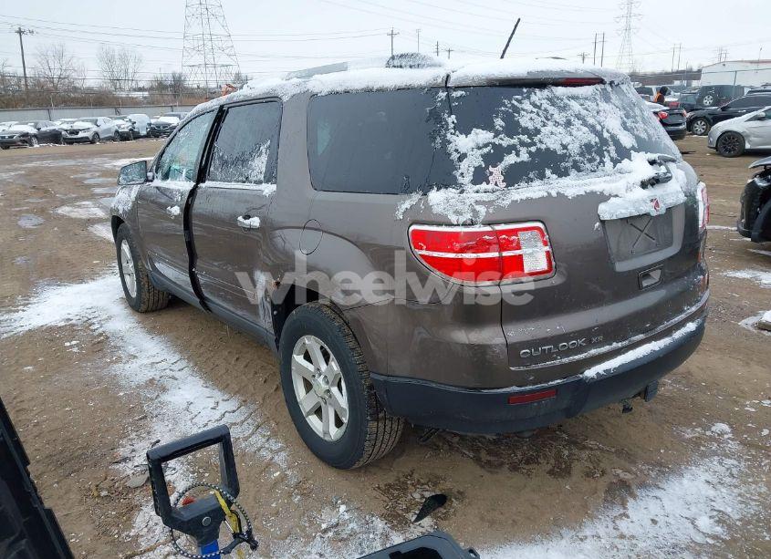 Photo 3 of 2010 Saturn Outlook XR-L (VIN 5GZLRVED4AJ131633)