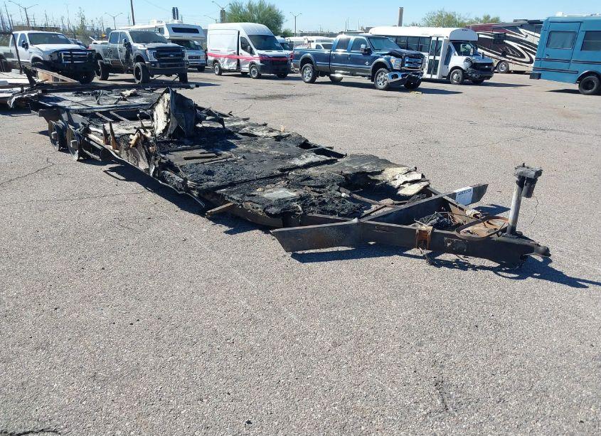 2004 Weekend Warrior (VIN 5HRFF26214C002819) main photo