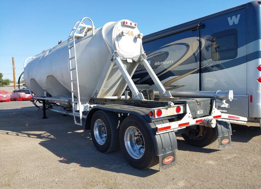 Photo 3 of 2002 Heil Co UNKNOWN (VIN 5HTSN422227T08888)