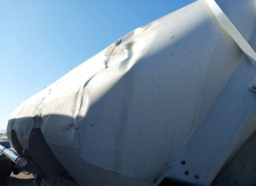 Photo 6 of 2002 Heil Co UNKNOWN (VIN 5HTSN422227T08888)