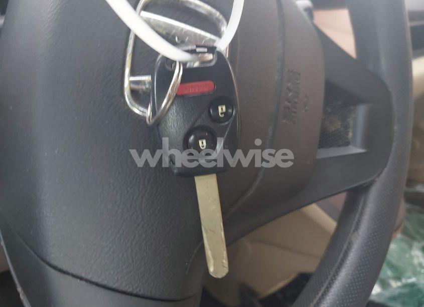 Photo 11 of 2011 Honda Cr-v LX (VIN 5J6RE3H3XBL010040)