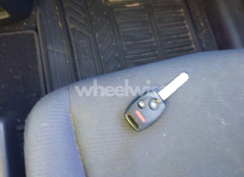 Photo 11 of 2010 Honda Cr-v LX (VIN 5J6RE4H39AL007098)