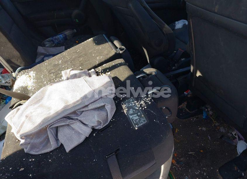 Photo 8 of 2011 Honda Cr-v LX (VIN 5J6RE4H39BL002422)