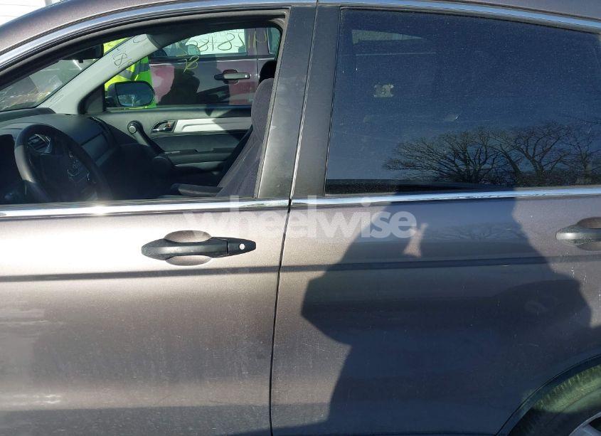 Photo 15 of 2011 Honda Cr-v SE (VIN 5J6RE4H41BL090780)