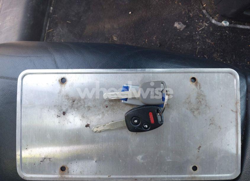 Photo 11 of 2011 Honda Cr-v EX-L (VIN 5J6RE4H74BL077449)