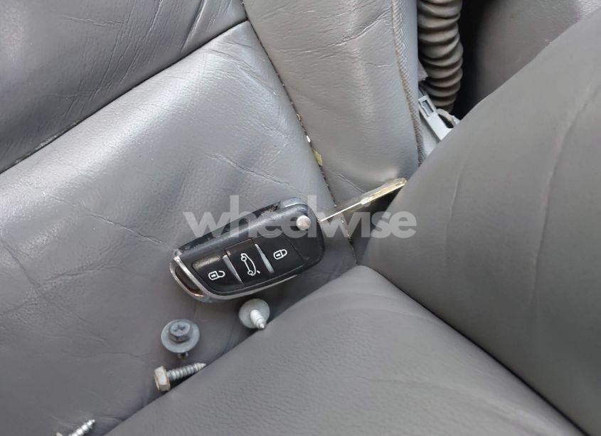 Photo 11 of 2010 Honda Cr-v EX-L (VIN 5J6RE4H79AL014541)