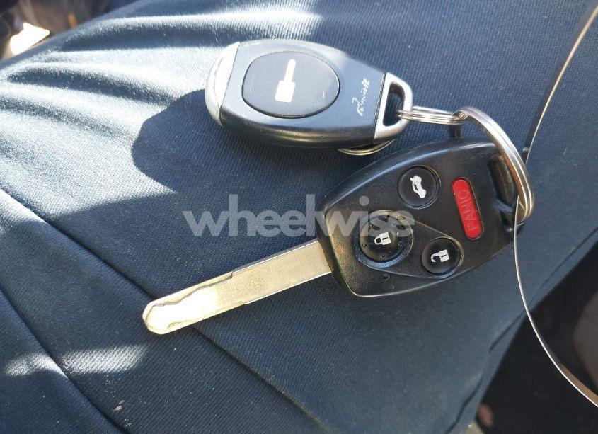 Photo 11 of 2011 Honda Cr-v EX-L (VIN 5J6RE4H79BL095252)