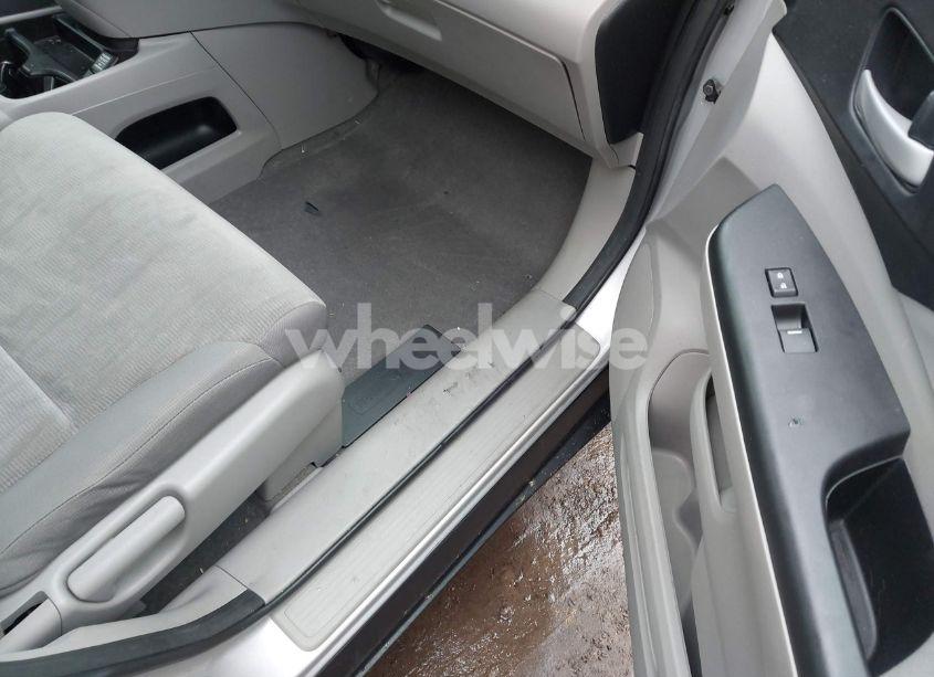 Photo 5 of 2012 Honda Cr-v LX (VIN 5J6RM3H39CL022393)