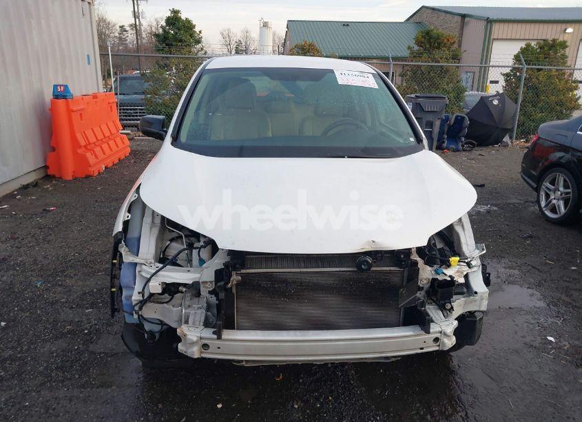 Photo 13 of 2015 Honda Cr-v LX (VIN 5J6RM4H38FL098052)