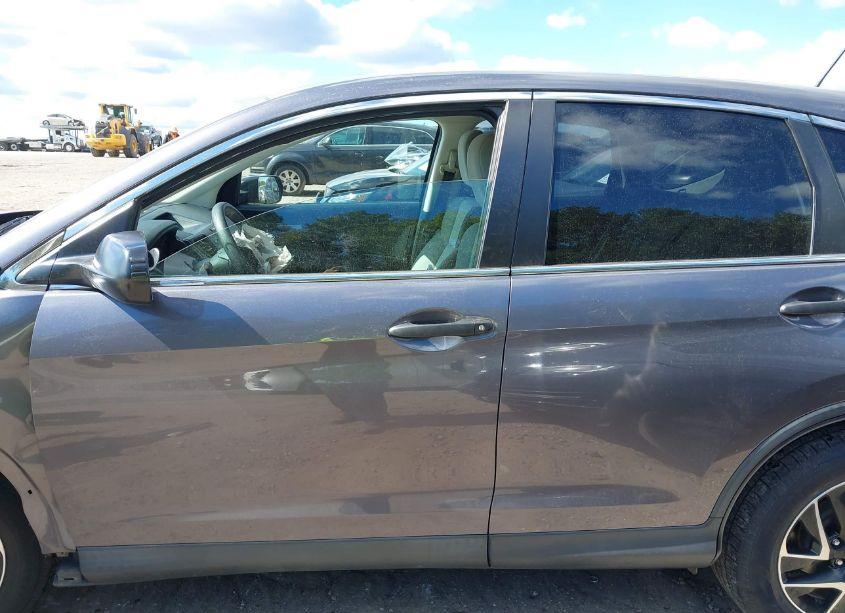 Photo 14 of 2016 Honda Cr-v SE (VIN 5J6RM4H44GL094140)