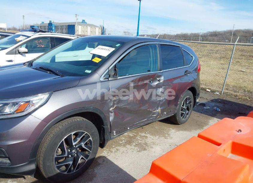 Photo 6 of 2016 Honda Cr-v SE (VIN 5J6RM4H47GL103493)