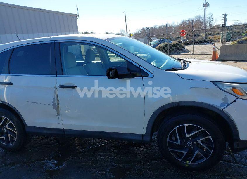 Photo 6 of 2016 Honda Cr-v SE (VIN 5J6RM4H48GL069922)